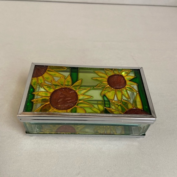 Glass and Mirror Sunflower Trinket Box - Picture 4 of 12